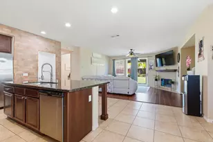 30241 Trois Valley St, Murrieta, CA 92563 - Photo 10
