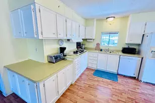 2130 Sunset Dr, Vista, CA 92081 - Photo 10