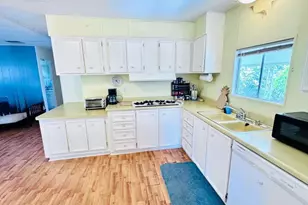 2130 Sunset Dr, Vista, CA 92081 - Photo 8