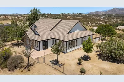 44075 Timber Trail, Hemet, CA 92544 - Photo 2