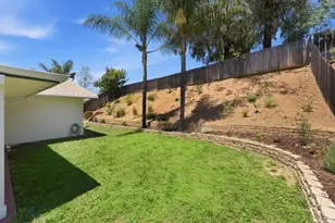 1448 Esperanza Way, Escondido, CA 92027 - Photo 4