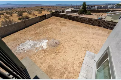 14277 Glenview Court, Victorville, CA 92395 - Photo 28