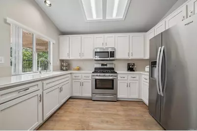 23979 Via Astuto, Murrieta, CA 92562 - Photo 12