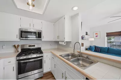 5064 Via Manos #F, Oceanside, CA 92057 - Photo 6