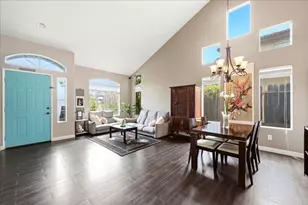 39513 Tangletree Way, Murrieta, CA 92563 - Photo 6