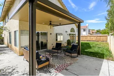39082 Via Las Quintas, Murrieta, CA 92562 - Photo 16