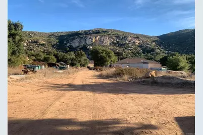 24352 Featherstone Canyon Rd, Lakeside, CA 92040 - Photo 16