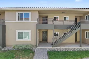7405 Charmant Dr, San Diego, CA 92122 - Photo 2