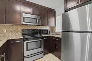 7405 Charmant Dr, San Diego, CA 92122 - Photo 6
