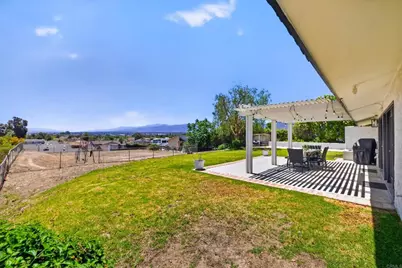 5573 Bluff St Street, Norco, CA 92860 - Photo 32