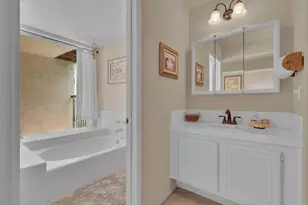 2402 Altisma Way, Carlsbad, CA 92009 - Photo 18