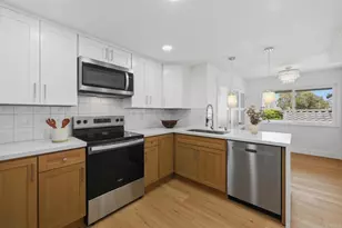 94 Kingston Ct W, Coronado, CA 92118 - Photo 12