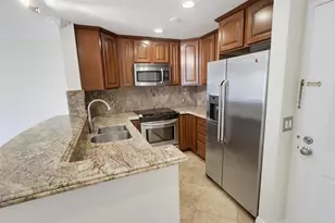 8889 Caminito Plaza Centro, San Diego, CA 92122 - Photo 6
