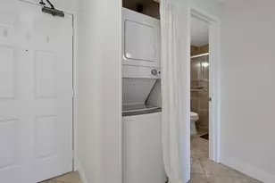 8889 Caminito Plaza Centro, San Diego, CA 92122 - Photo 18