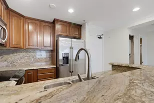 8889 Caminito Plaza Centro, San Diego, CA 92122 - Photo 10