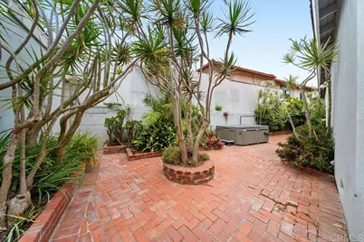 880 Tarento Drive, San Diego, CA 92106 - Photo 32