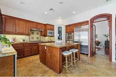 1001 Hawthorne Creek Drive, Chula Vista, CA 91914 - Photo 18