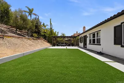 1001 Hawthorne Creek Drive, Chula Vista, CA 91914 - Photo 28
