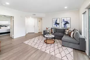 8619 Via Mallorca, La Jolla, CA 92037 - Photo 10