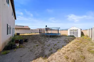 28464 Fressia Dr, Winchester, CA 92596 - Photo 40