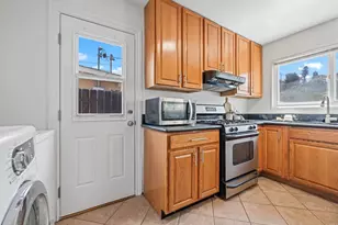 4674 Boxwood Dr, San Diego, CA 92117 - Photo 8