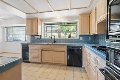 28104 Glenmeade Way, Escondido, CA 92026 - Photo 16