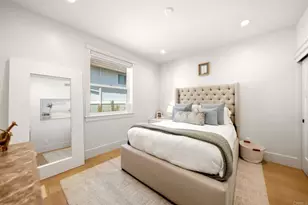 825 9th St, Coronado, CA 92118 - Photo 18