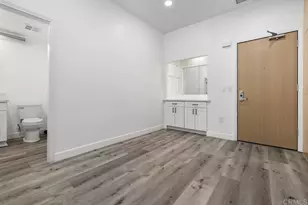 110 W Island Ave, San Diego, CA 92101 - Photo 14