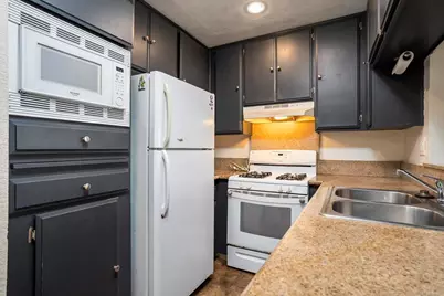4338 Montalvo 3, San Diego, CA 92107 - Photo 6