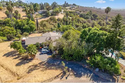 609 Roca Place, Vista, CA 92084 - Photo 2