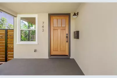 743 N Sparks St, Burbank, CA 91506 - Photo 2