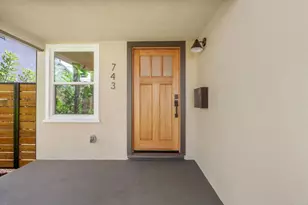 743 N Sparks St, Burbank, CA 91506 - Photo 2