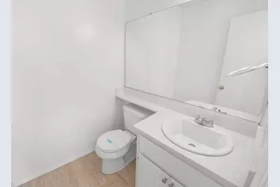 584 Portsmouth Drive #D, Chula Vista, CA 91911 - Photo 8
