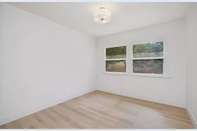 198 N Siesta St, Anaheim, CA 92801 - Photo 16