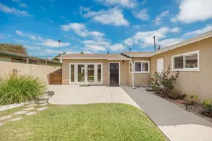870 Darrell St, Costa Mesa, CA 92627 - Photo 2