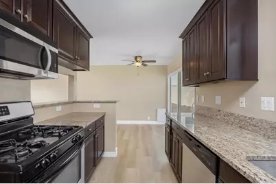 870 Darrell St, Costa Mesa, CA 92627 - Photo 10