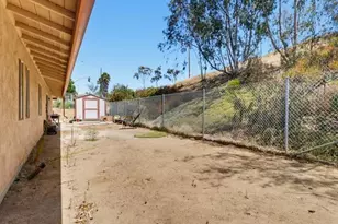 5949 Tonawanda Dr, San Diego, CA 92139 - Photo 32