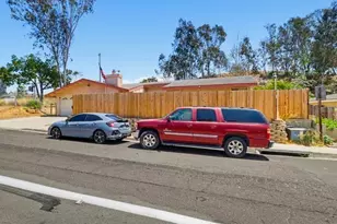 5949 Tonawanda Dr, San Diego, CA 92139 - Photo 36