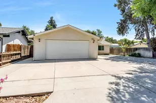 413 S Villa St, Fresno, CA 93727 - Photo 2
