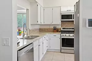 23886 Red Clover Cir, Murrieta, CA 92562 - Photo 6