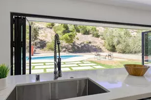 1021 Calle Escarpada, Bonita, CA 91902 - Photo 16