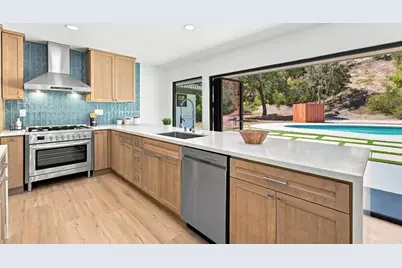 1021 Calle Escarpada, Bonita, CA 91902 - Photo 14