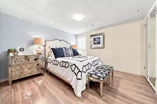 9126 Marina Pacifica Dr, Long Beach, CA 90803 - Photo 8