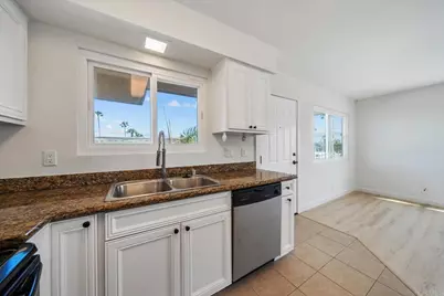 4426 Temecula St, San Diego, CA 92107 - Photo 14