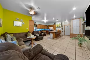 10520 California Ave, South Gate, CA 90280 - Photo 12
