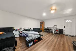 10520 California Ave, South Gate, CA 90280 - Photo 28