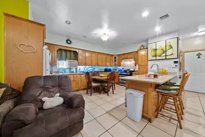 10520 California Avenue, South Gate, CA 90280 - Photo 14