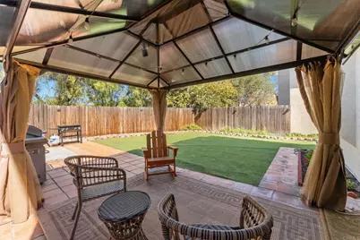 2382 Maravilla Way, Oceanside, CA 92056 - Photo 10