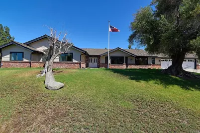 1598 Mesa Verde Drive, Vista, CA 92084 - Photo 2