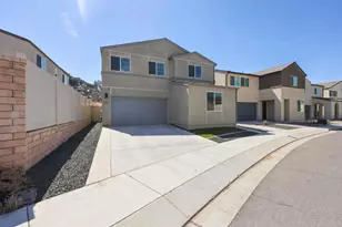 253 Paddock Ln, Fallbrook, CA 92028 - Photo 1